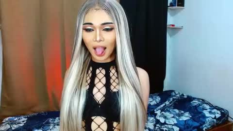 prettyiziets online show from February 2025 01:22:01 PM