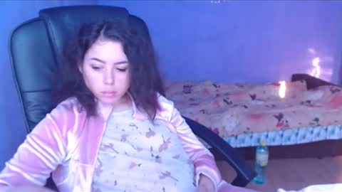 prettyjulliette online show from January 2025 12:52:01 PM