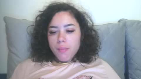 prettyjulliette online show from December 2025 12:36:02 PM