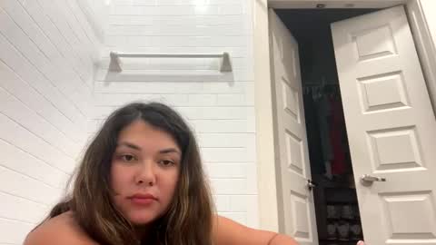 Snapshot of prettylatinamomma01 chatting on November 2025 01:06:01 AM prettylatinamomma01 online show from November 2025 01:06:01 AM