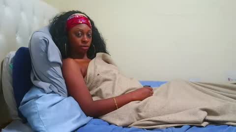 Snapshot of prettylondond chatting on July 2026 02:05:17 AM prettylondond online show from July 2026 02:05:17 AM