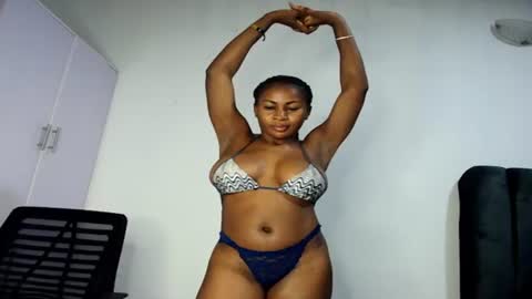 Snapshot of prettylove5 chatting on June 2026 06:29:02 AM evelyn online show from June 2026 06:29:02 AM