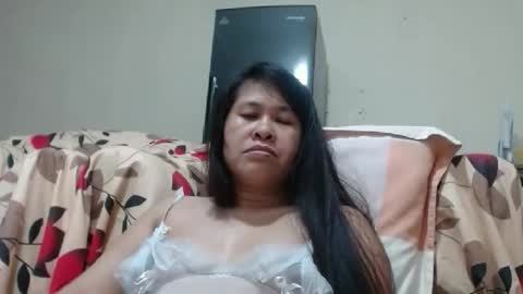 Snapshot of prettypinaylonghair chatting on June 2026 03:28:01 PM Gerald and Liezel online show from June 2026 03:28:01 PM