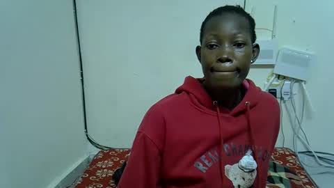 Pretty Queen online show from November 2025 05:55:02 PM