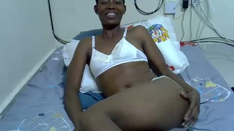 Pretty Queen online show from November 2025 04:24:01 PM