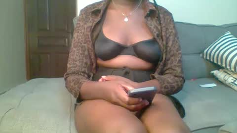 pretty queen online show from February 2025 12:04:02 AM