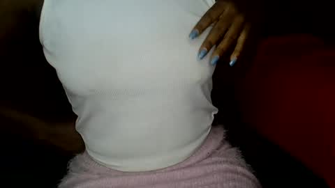 pretty queen online show from March 2025 12:09:01 PM