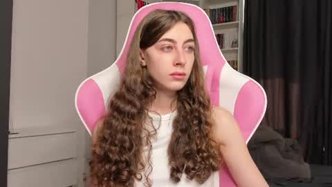 Snapshot of prettysomething chatting on June 2026 05:26:02 AM Sophie next stream will be at Monday i will wait you guys online show from June 2026 05:26:02 AM