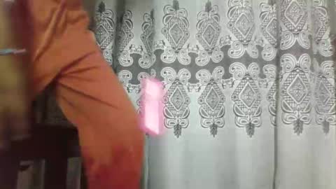Snapshot of pretylittle11 chatting on June 2026 04:56:01 PM PRETY online show from June 2026 04:56:01 PM