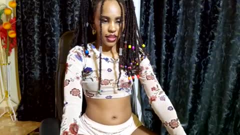 priceless_sexy online show from December 2024 06:05:02 PM