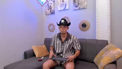 prince_arthur77 online show from February 2025 03:45:02 PM