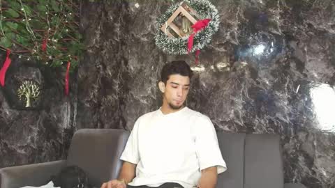 prince_arthur77 online show from December 2025 02:35:01 PM