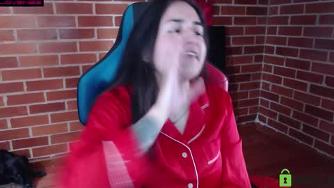 Snapshot of princesa_leia_zathur chatting on January 2026 04:00:01 PM Leia online show from January 2026 04:00:01 PM