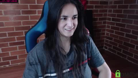 Snapshot of princesa_leia_zathur chatting on February 2026 06:11:02 PM Leia online show from February 2026 06:11:02 PM