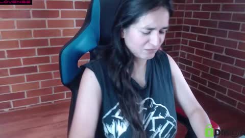 Snapshot of princesa_leia_zathur chatting on February 2026 01:20:01 PM Leia online show from February 2026 01:20:01 PM