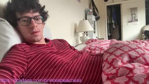 Peaches online show from November 2025 05:01:02 PM