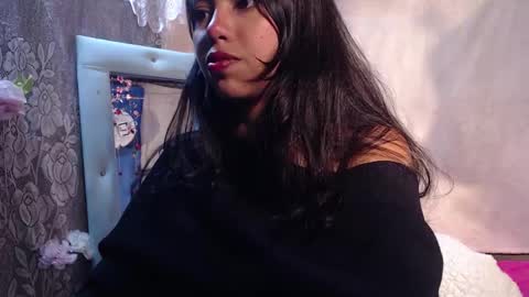  Elia  online show from December 2025 12:16:01 AM