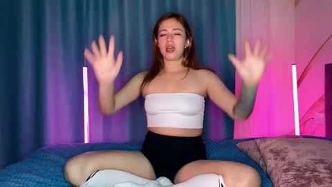 Erica online show from November 2025 04:07:02 PM