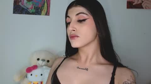 Sophie online show from March 2026 04:38:02 AM