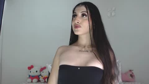 Snapshot of princess_ofyourdreams chatting on July 2026 07:05:01 PM Sophie online show from July 2026 07:05:01 PM
