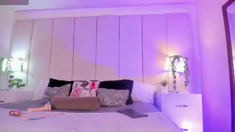 princessammy1 online show from November 2025 02:00:01 AM