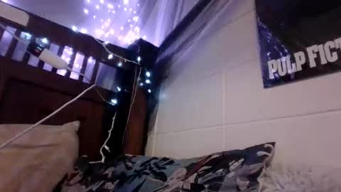 Holly love online show from November 2025 10:52:02 PM