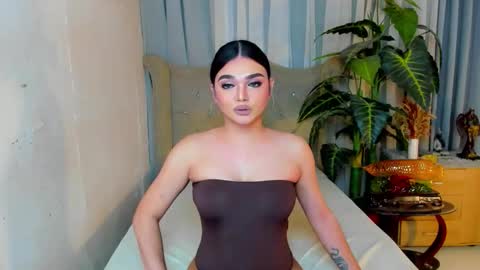 Snapshot of princesshugecumontop chatting on February 2026 11:33:01 AM PrincessDONT FORGET TO FOLLOW ME online show from February 2026 11:33:01 AM