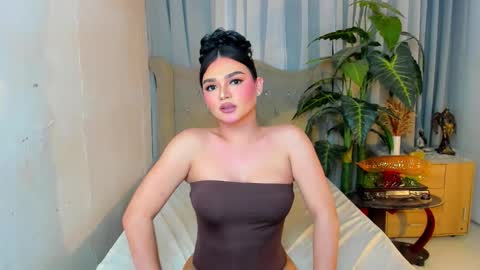 Snapshot of princesshugecumontop chatting on February 2026 12:57:02 PM PrincessDONT FORGET TO FOLLOW ME online show from February 2026 12:57:02 PM