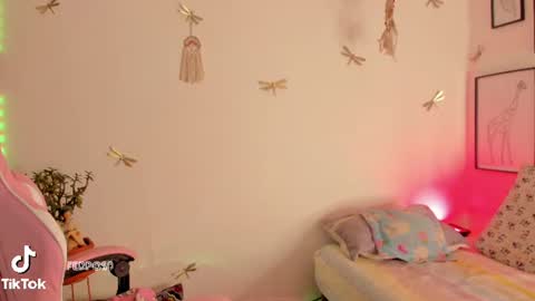 Snapshot of princessluna_14 chatting on June 2026 10:08:01 PM princessluna_14 online show from June 2026 10:08:01 PM