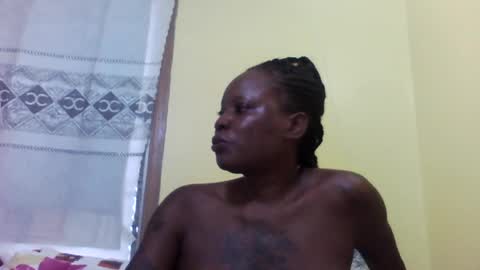 Snapshot of princessmiles2 chatting on June 2026 02:06:01 PM phelly online show from June 2026 02:06:01 PM