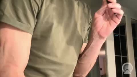 Dutchieeeee8 online show from April 2026 07:22:01 PM