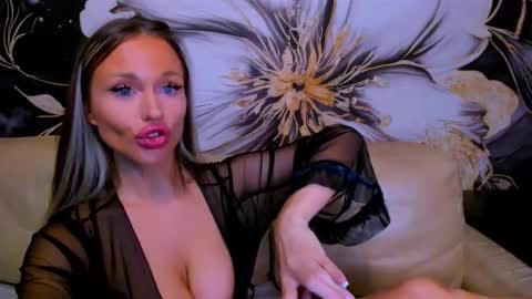 Snapshot of project_barbara chatting on November 2025 01:59:02 PM Barbara online show from November 2025 01:59:02 PM