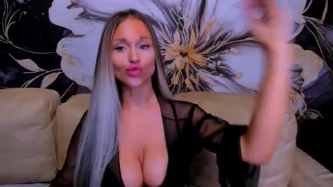 Snapshot of project_barbara chatting on November 2025 04:00:01 PM Barbara online show from November 2025 04:00:01 PM