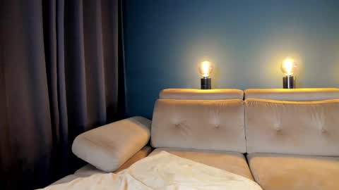 Raven  but you can call me sweetie or honey too  online show from October 2025 05:56:02 PM