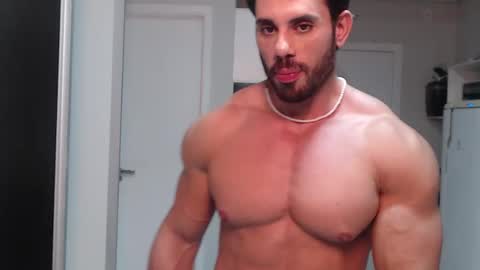 Snapshot of promuscles4u chatting on December 2024 09:15:01 PM promuscles4u online show from December 2024 09:15:01 PM