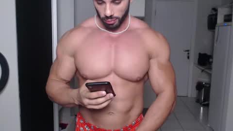 Snapshot of promuscles4u chatting on December 2024 11:06:02 PM promuscles4u online show from December 2024 11:06:02 PM