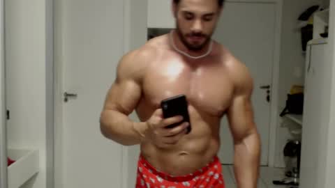 Snapshot of promuscles4u chatting on December 2024 01:01:02 AM promuscles4u online show from December 2024 01:01:02 AM