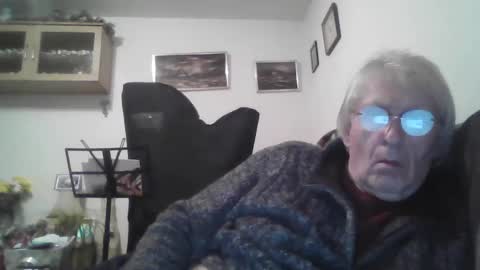 Snapshot of proudwelshman chatting on December 2024 11:24:01 PM proudwelshman online show from December 2024 11:24:01 PM
