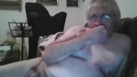 Snapshot of proudwelshman chatting on December 2024 12:54:02 AM proudwelshman online show from December 2024 12:54:02 AM