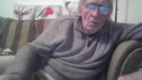 Snapshot of proudwelshman chatting on December 2024 12:00:01 AM proudwelshman online show from December 2024 12:00:01 AM