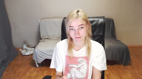 Snapshot of puma_ma chatting on December 2024 12:00:02 PM Polly online show from December 2024 12:00:02 PM