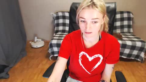 Snapshot of puma_ma chatting on December 2024 03:26:01 PM Polly online show from December 2024 03:26:01 PM