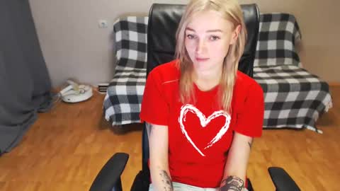 Snapshot of puma_ma chatting on January 2025 01:49:01 PM Polly online show from January 2025 01:49:01 PM