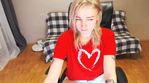 Snapshot of puma_ma chatting on January 2025 11:56:01 AM Polly online show from January 2025 11:56:01 AM