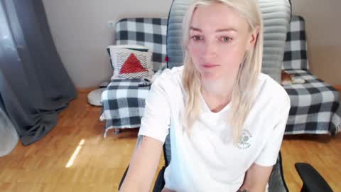 Snapshot of puma_ma chatting on May 2026 06:20:01 AM Polly online show from May 2026 06:20:01 AM