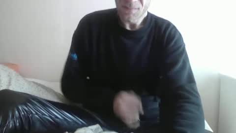 Snapshot of pumpindk chatting on March 2025 10:06:02 AM Pumpin online show from March 2025 10:06:02 AM