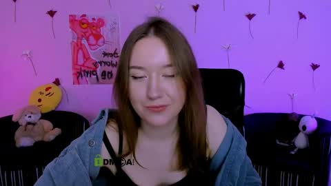 Snapshot of pure_radiance chatting on May 2026 08:52:02 AM Ask me3 online show from May 2026 08:52:02 AM