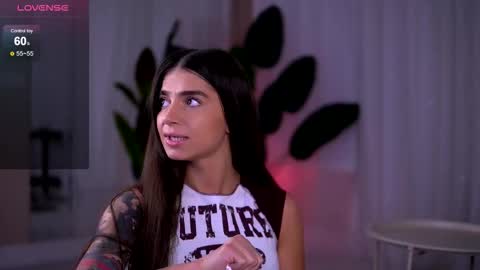 Emily online show from November 2025 04:32:02 AM