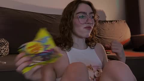 Marie online show from December 2024 10:25:02 PM