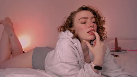 Snapshot of purity_ring chatting on July 2026 05:59:02 PM Marie online show from July 2026 05:59:02 PM